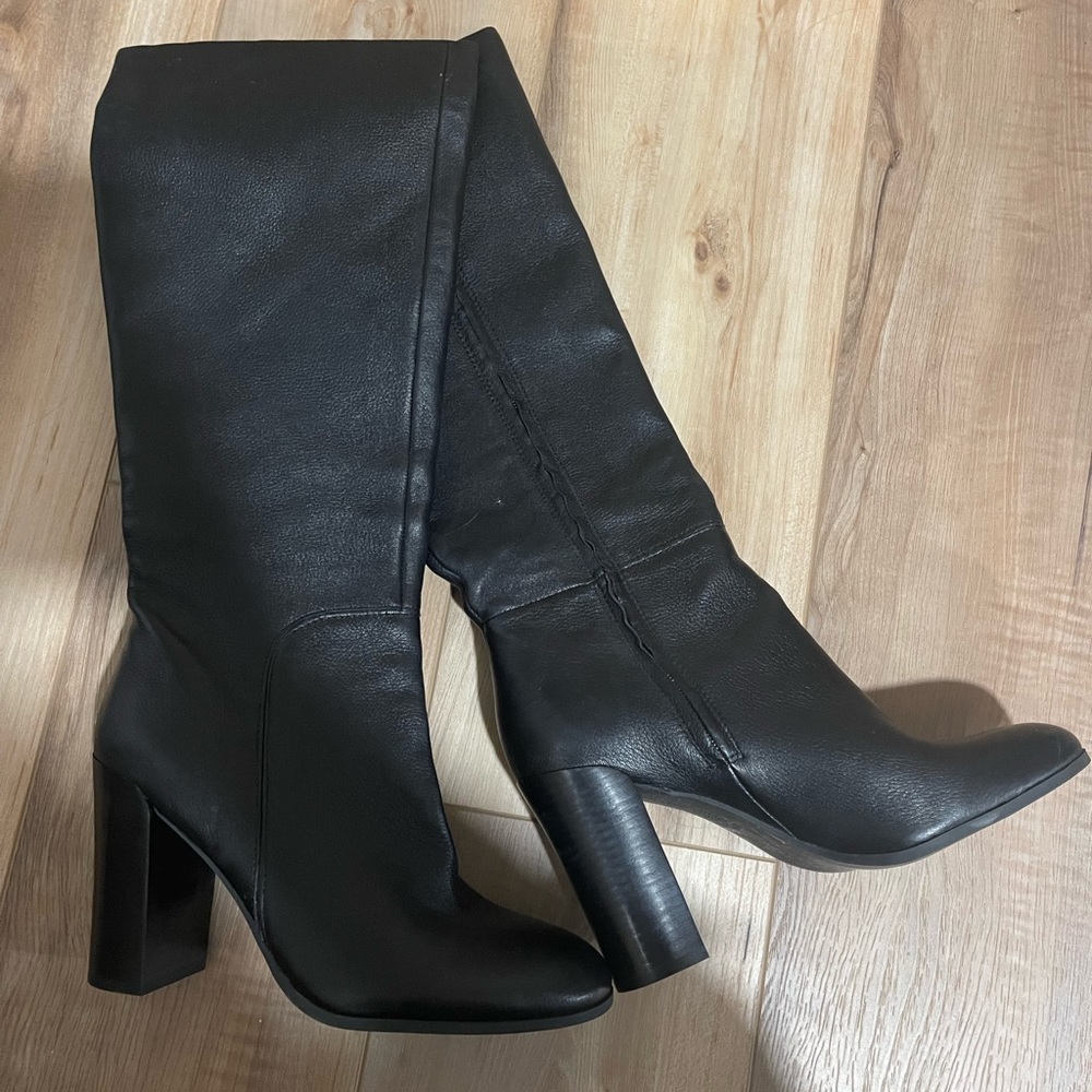 Boots - Picture 2 of 5